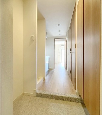 玄関　※同建物別部屋