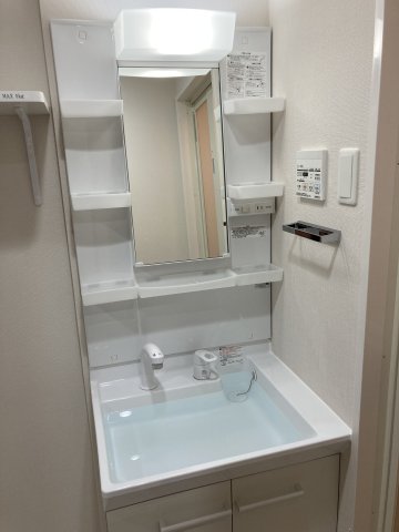 洗面設備　脱衣スペースもあります