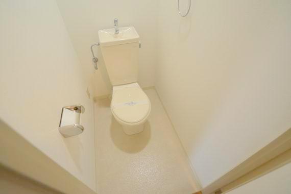 トイレ　清潔感のあるトイレは、誰もがリラックスできる空間です。