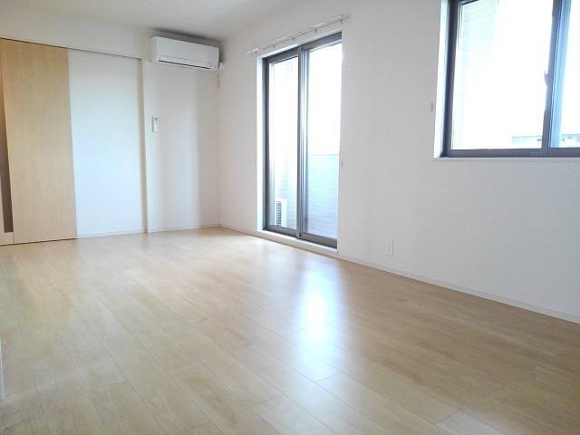 居室・リビング　図面と現状に相違がある場合には現状を優先