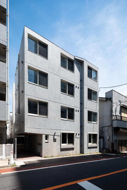 建物外観　RC打ち放しの外観