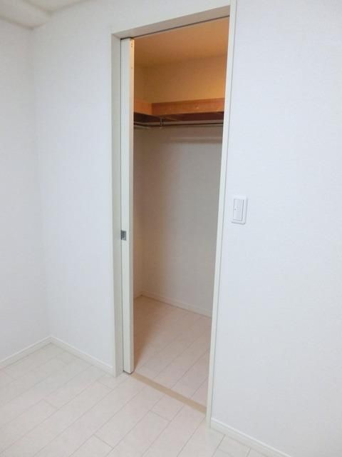 収納　ウォークインクローゼット