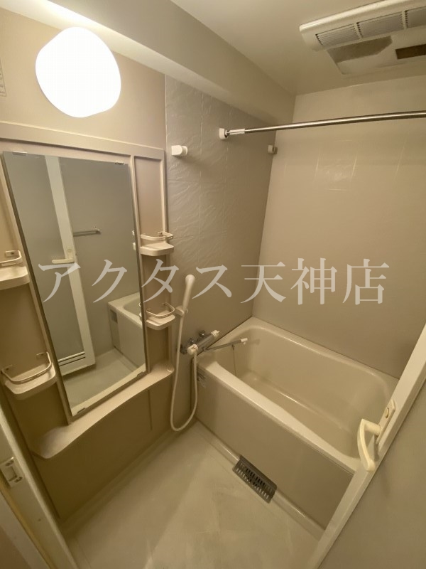 バス・シャワールーム　日頃の疲れを癒して下さい。