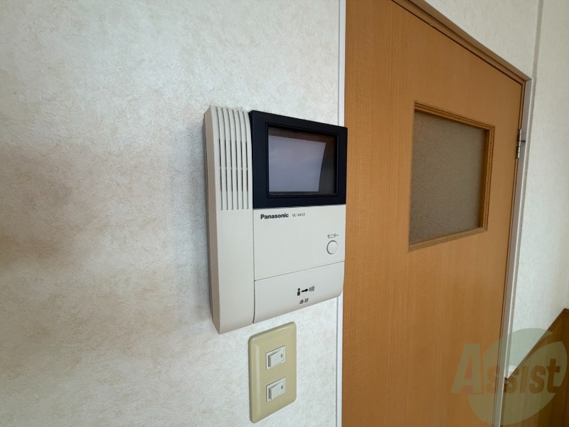 セキュリティ　ＴＶモニター付インターホンです。来客者の顔が見えるので安心！