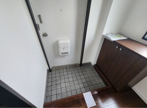 玄関　図面と現状に相違がある場合には現状を優先