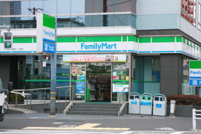 コンビニ　ファミリーマート立川四丁目店（コンビニ）まで175m