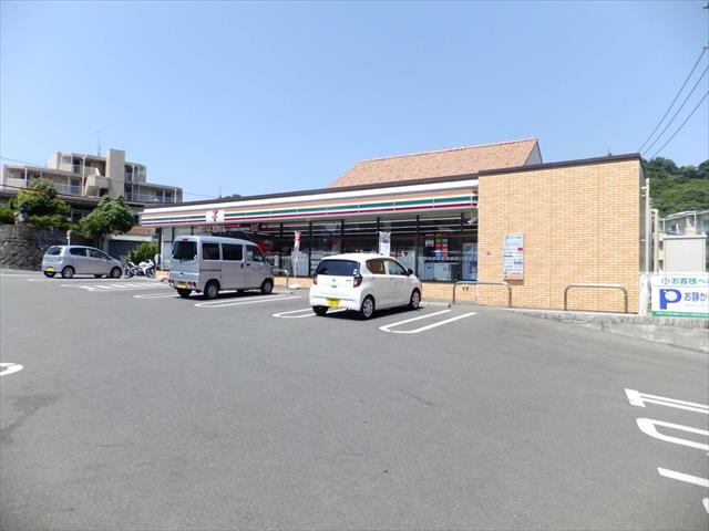 コンビニ　セブンイレブン（コンビニ）まで1209m
