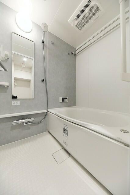 バス・シャワールーム　※写真は同タイプ住戸です。