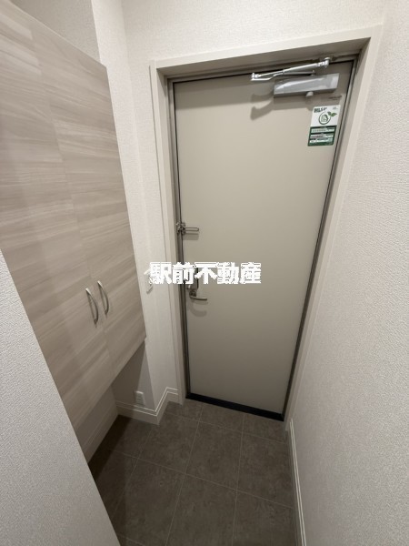 ロイヤルタウン長瀬町Bの玄関写真