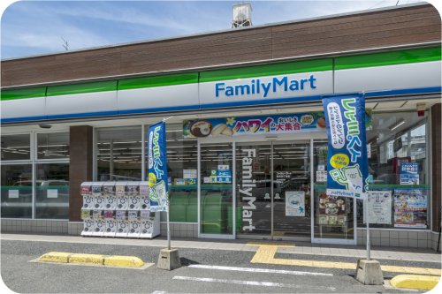 コンビニ　ファミリーマート 豊新四丁目店（コンビニ）まで169m