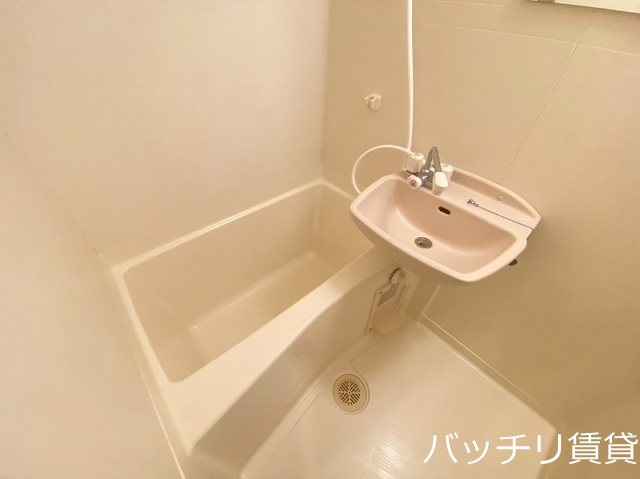 バス・シャワールーム　同型イメージの為、現状を優先致します。