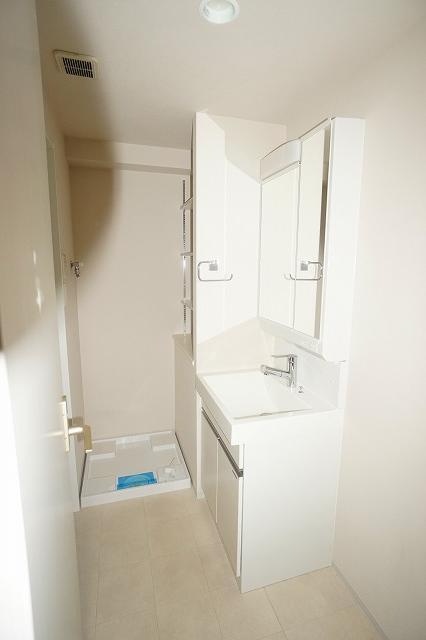 洗面設備　忙しい朝には欠かせない洗面所です
