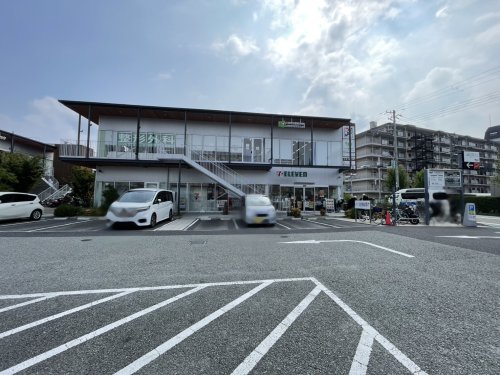 コンビニ　セブンイレブンハートイン西宮松山町（コンビニ）まで205m