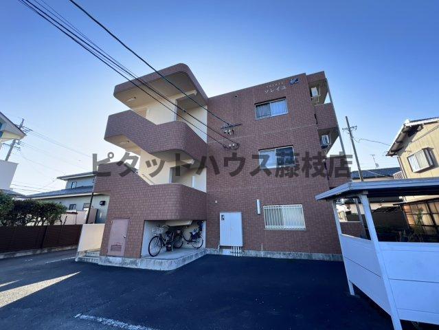 ＪＲ東海道本線 焼津駅 バス乗車時間：15分 最寄りバス停で下車 徒歩28分 3階建 築17年の外観写真