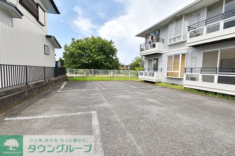 駐車場　駐車場