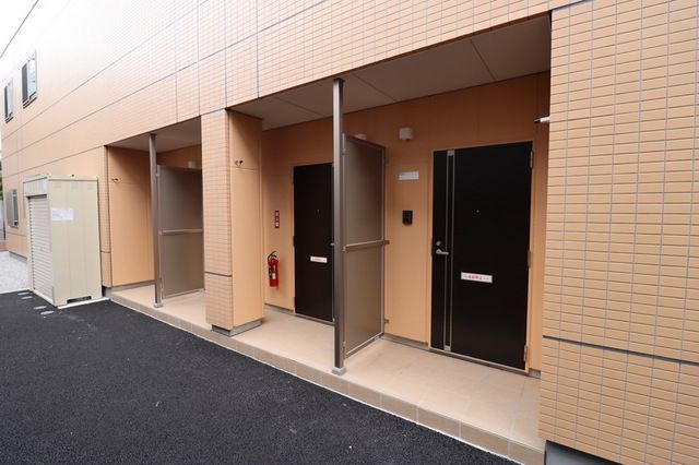 エントランス　★お問い合わせはタウンハウジングまで★