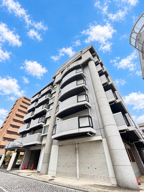 建物外観　鉄筋コンクリート造・ガッチリとした建物です♪