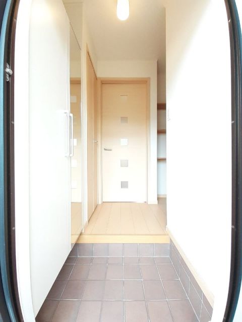 サン ブローテ ジンの玄関写真