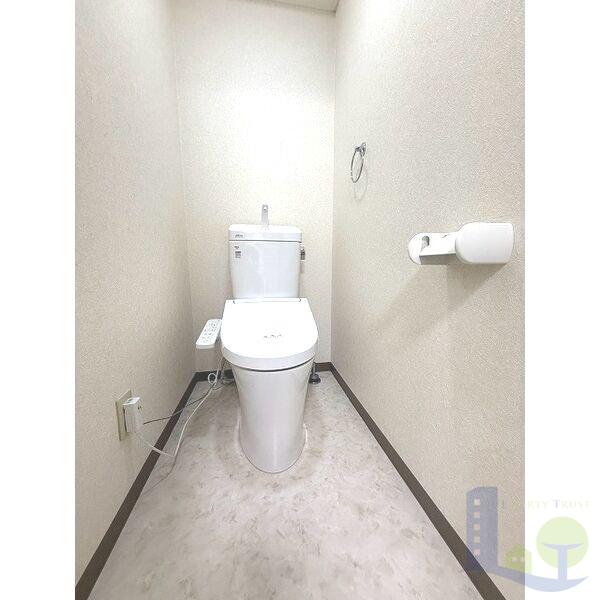 阪急京都線 上新庄駅 徒歩9分 5階建 築34年のトイレ写真