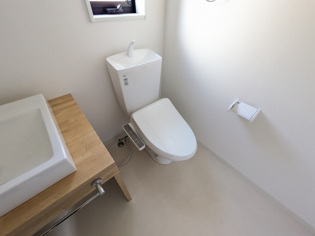 広島高速交通アストラムライン 牛田駅 徒歩32分 2階建 築6年のトイレ写真