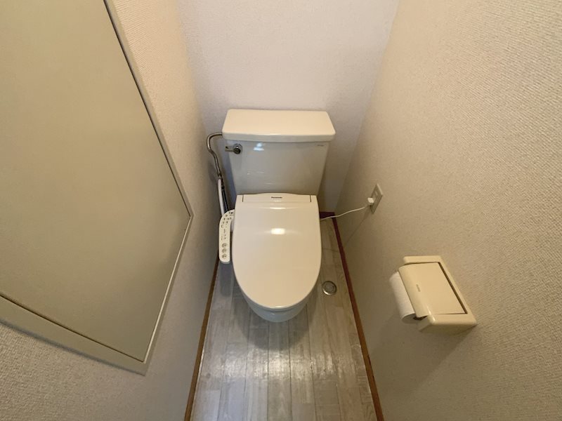 ＪＲ篠ノ井線 松本駅 徒歩25分 3階建 築37年のトイレ写真