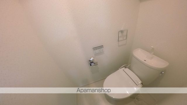 地下鉄東山線 新栄町駅 徒歩10分 11階建 築10年のトイレ写真