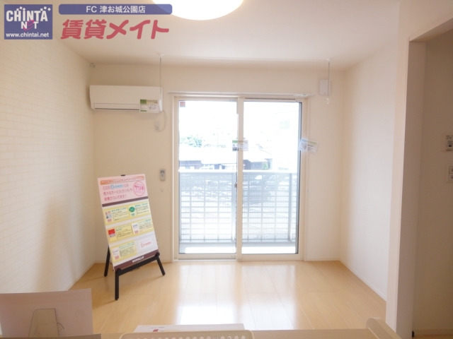 カーサ絆 Iの居間写真