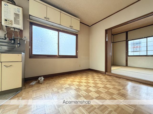 的場第2桧荘の居間写真