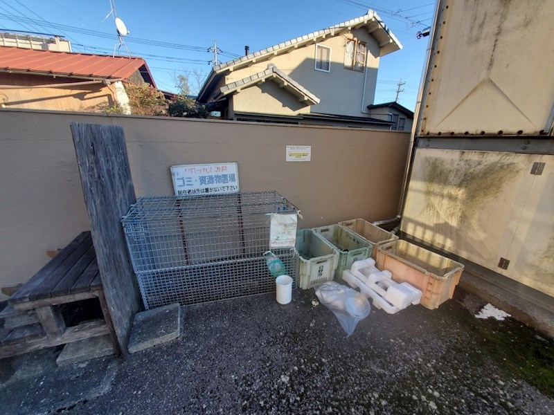 ＪＲ中央線 日野駅 徒歩7分 3階建 築32年の外観写真