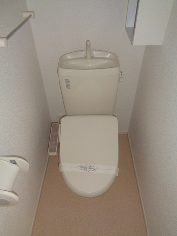 ＪＲ草津線 寺庄駅 徒歩7分 2階建 築15年のトイレ写真