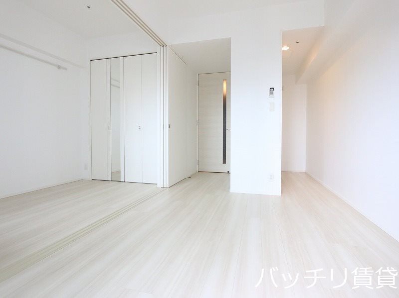 居室・リビング　別号室タイプの為、現状を優先致します。
