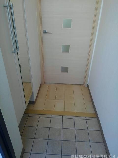 ライラックの玄関写真