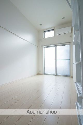 地下鉄東山線 岩塚駅 徒歩7分 2階建 築12年の居間写真