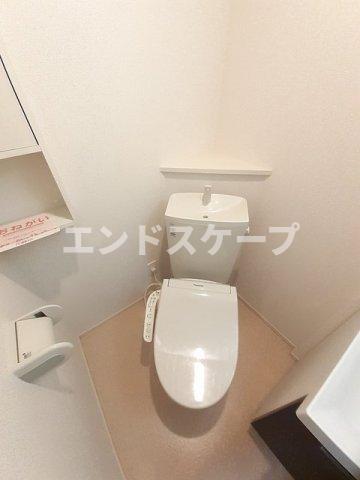 ＪＲ両毛線 新前橋駅 徒歩10分 3階建 築9年のトイレ写真