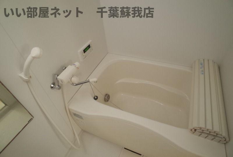 バス・シャワールーム　コンパクトで使いやすいお風呂です