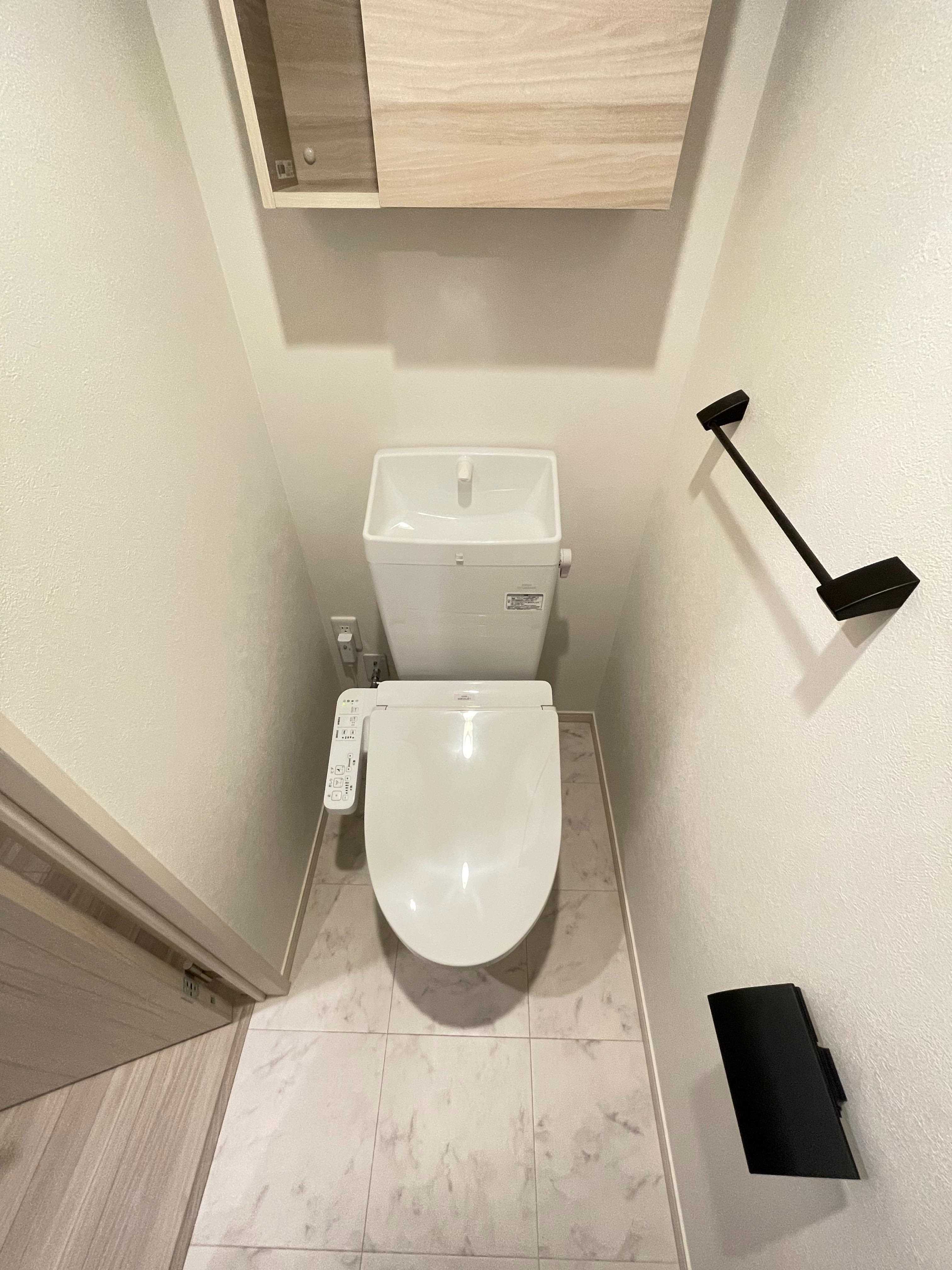 ＪＲ山陽本線 西条駅 徒歩1分 3階建 築3年のトイレ写真