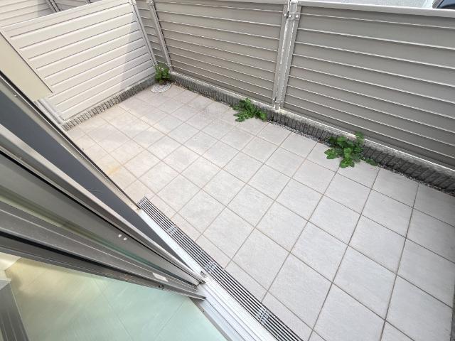 バルコニー　専用庭