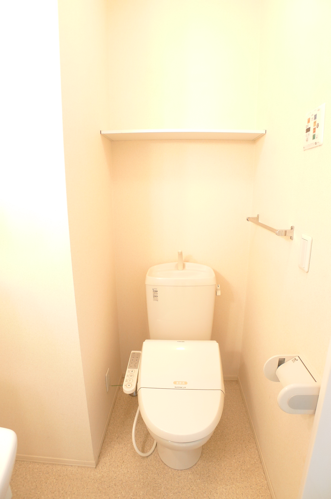 ＪＲ常磐線 天王台駅 徒歩12分 3階建 築18年のトイレ写真