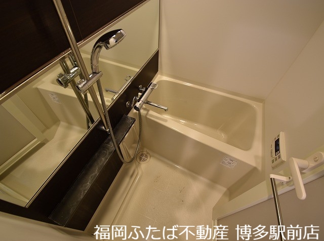 ドゥーエ赤坂の風呂写真