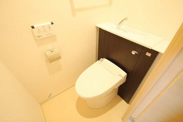 広島電鉄江波線 江波駅 徒歩20分 6階建 築12年のトイレ写真