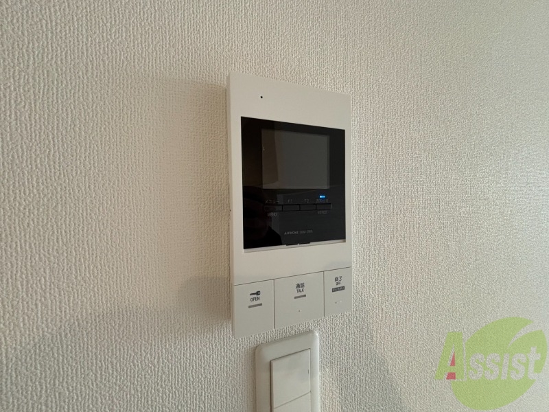 セキュリティ　ＴＶモニター付インターホンです。来客者の顔が見えるので安心！