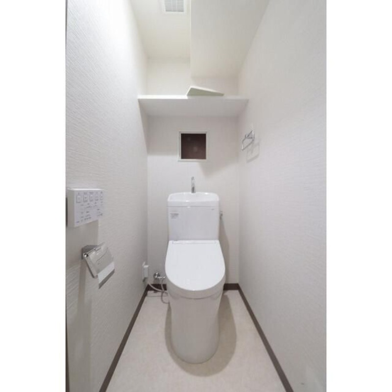 都営大江戸線 門前仲町駅 徒歩9分 6階建 築3年のトイレ写真