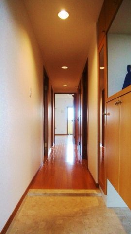 玄関　別のお部屋の参考写真です。