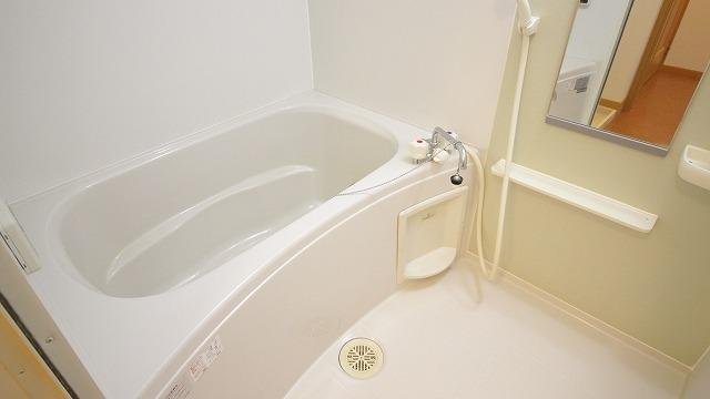 バス・シャワールーム　お風呂で日々の疲れを落としましょう