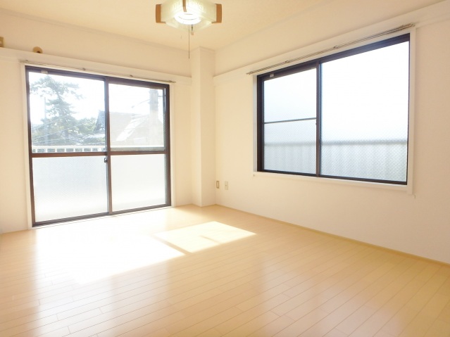 居室・リビング　※他部屋写真
