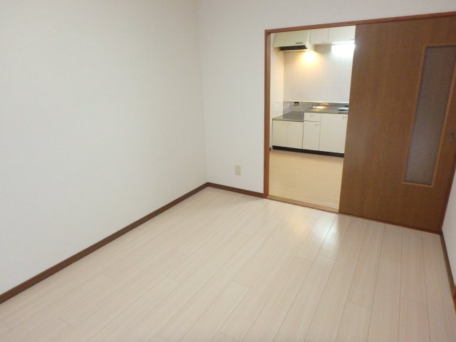 サンライトフジI、IIの居間写真