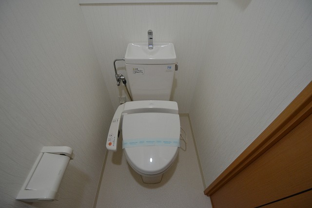 トイレ　ウォシュレット付
