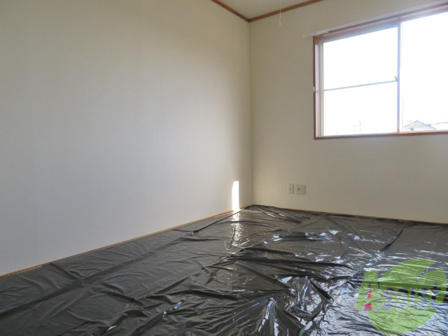 その他部屋・スペース　こちらも和室６帖のお部屋になります、畳で寝転がれますね