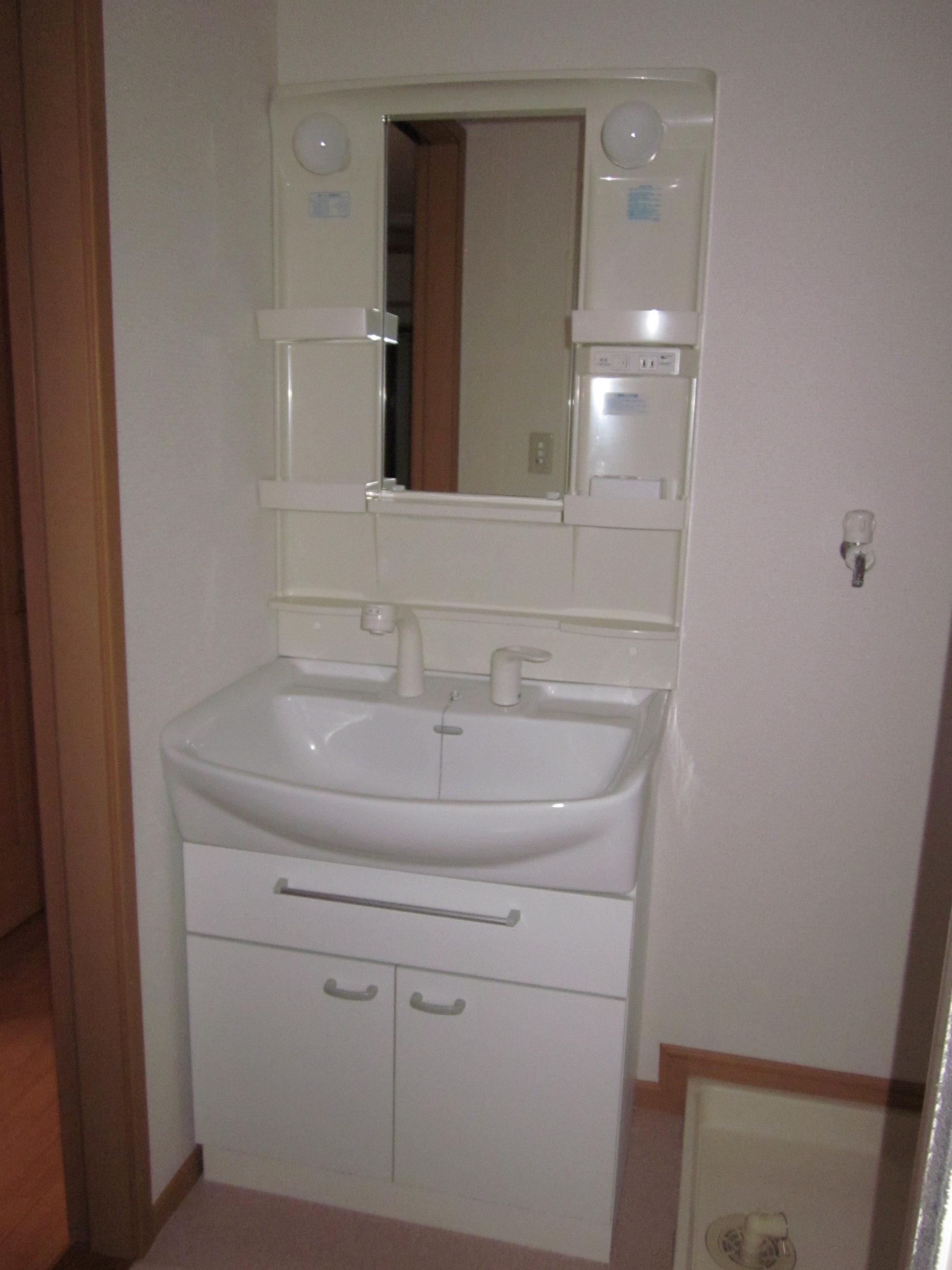 洗面設備　同タイプ室内