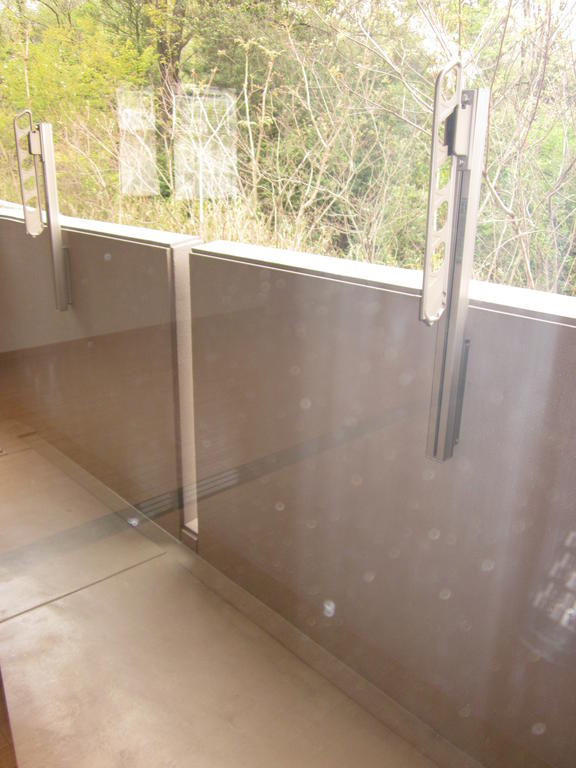 バルコニー　同タイプ室内